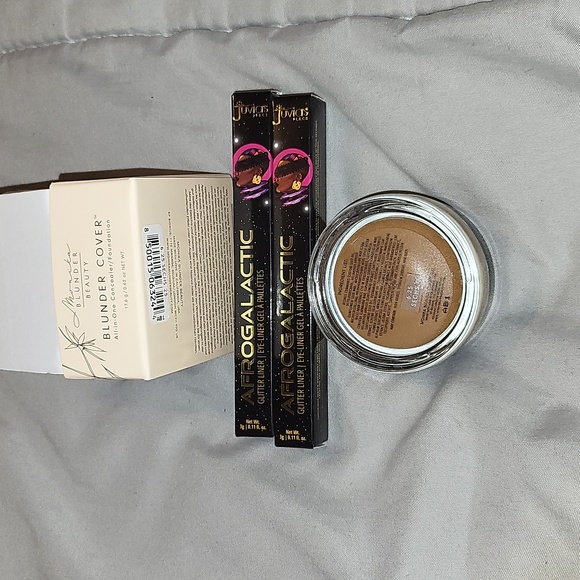 Monika Blunder Blunder Cover Concealer/Foundation and Juvias Place Eyeli… - Picture 2 of 2